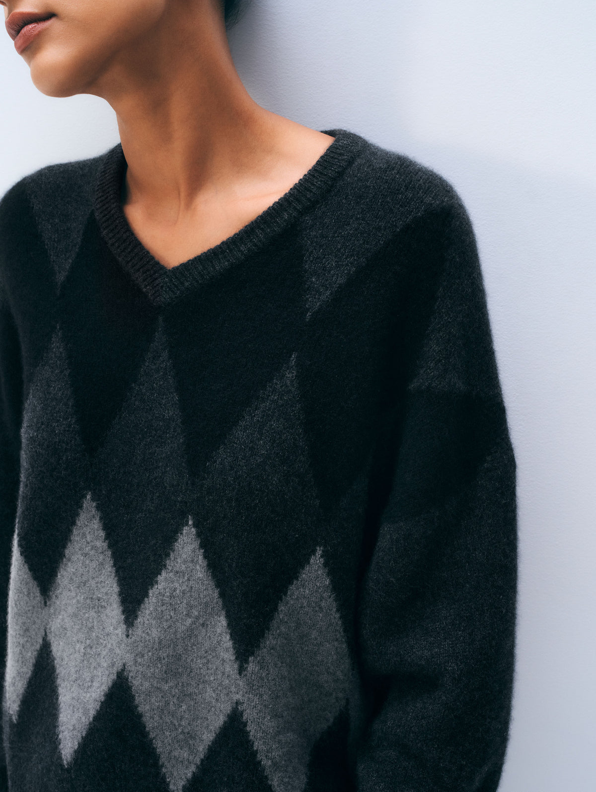 Cashmere Argyle Oversized V-Neck | Black Combo
