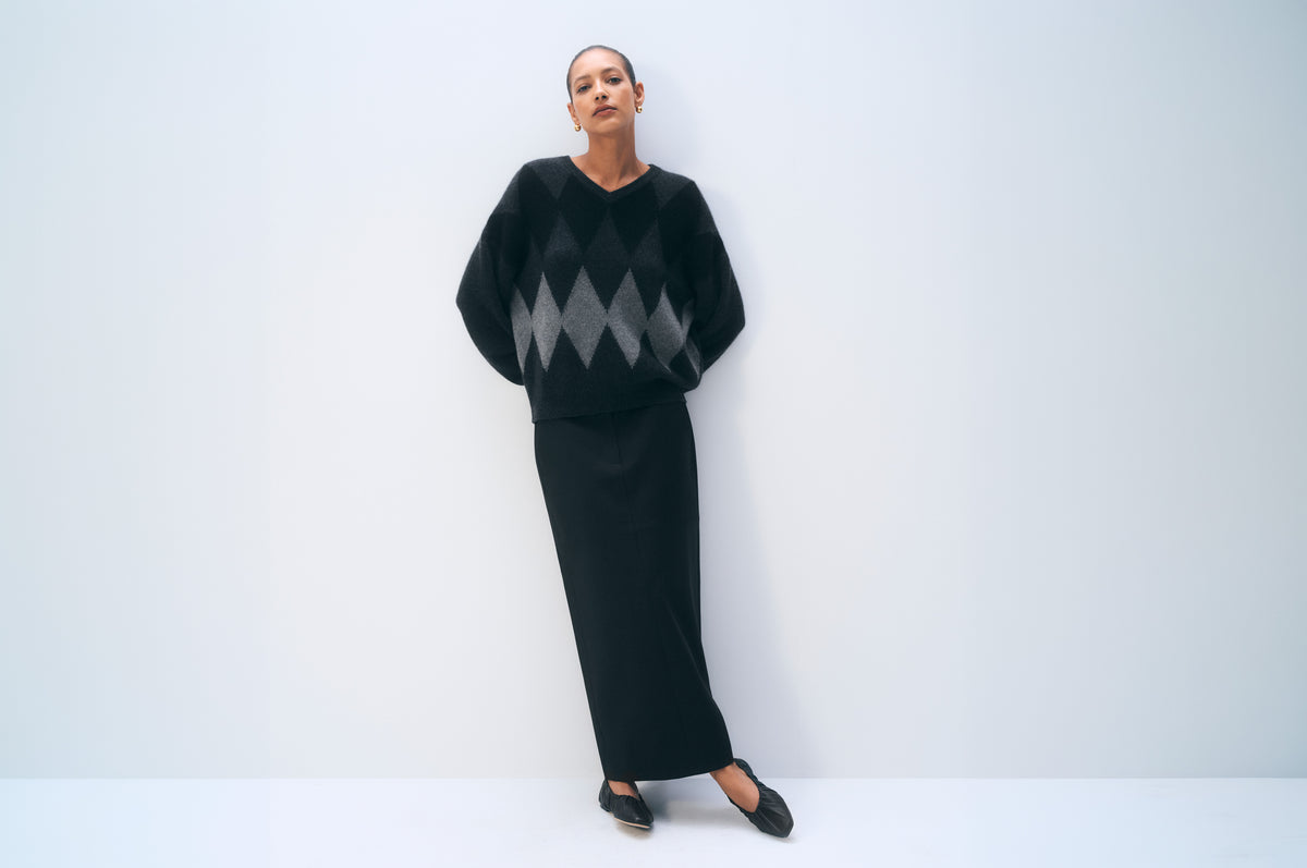 Cashmere Argyle Oversized V-Neck | Black Combo