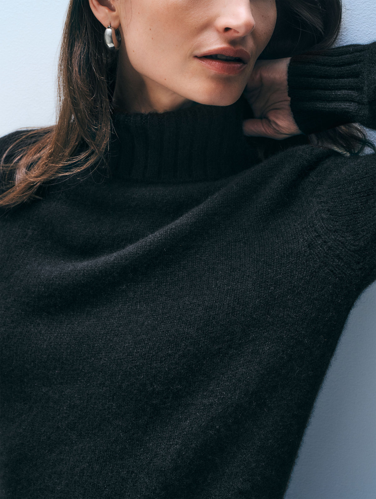 Cashmere Ribbed Trim Turtleneck | Black