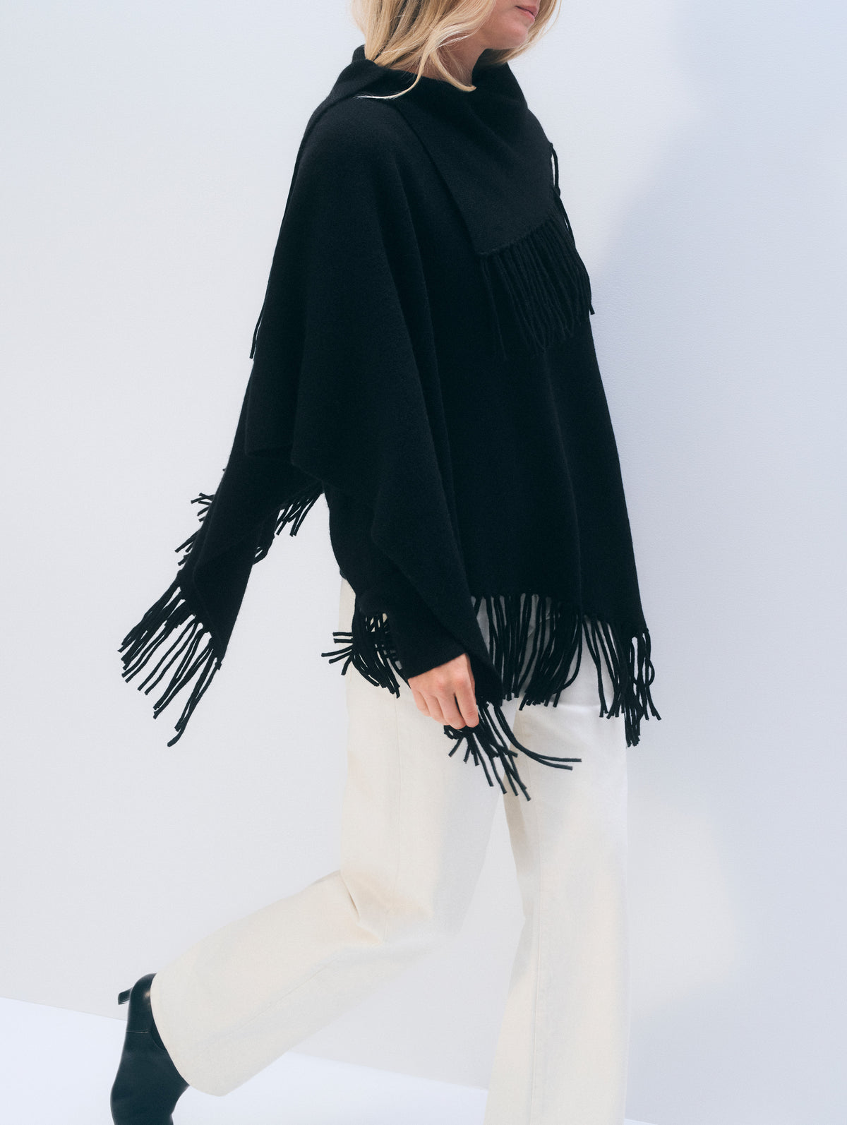 Cashmere Blend Fringe Poncho | Black
