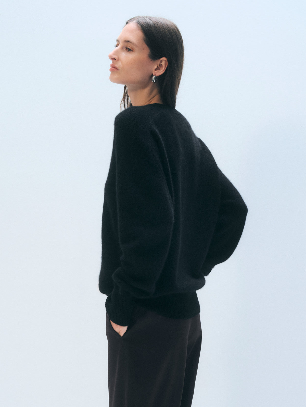 Cashmere Saddle Sleeve V Neck | Black