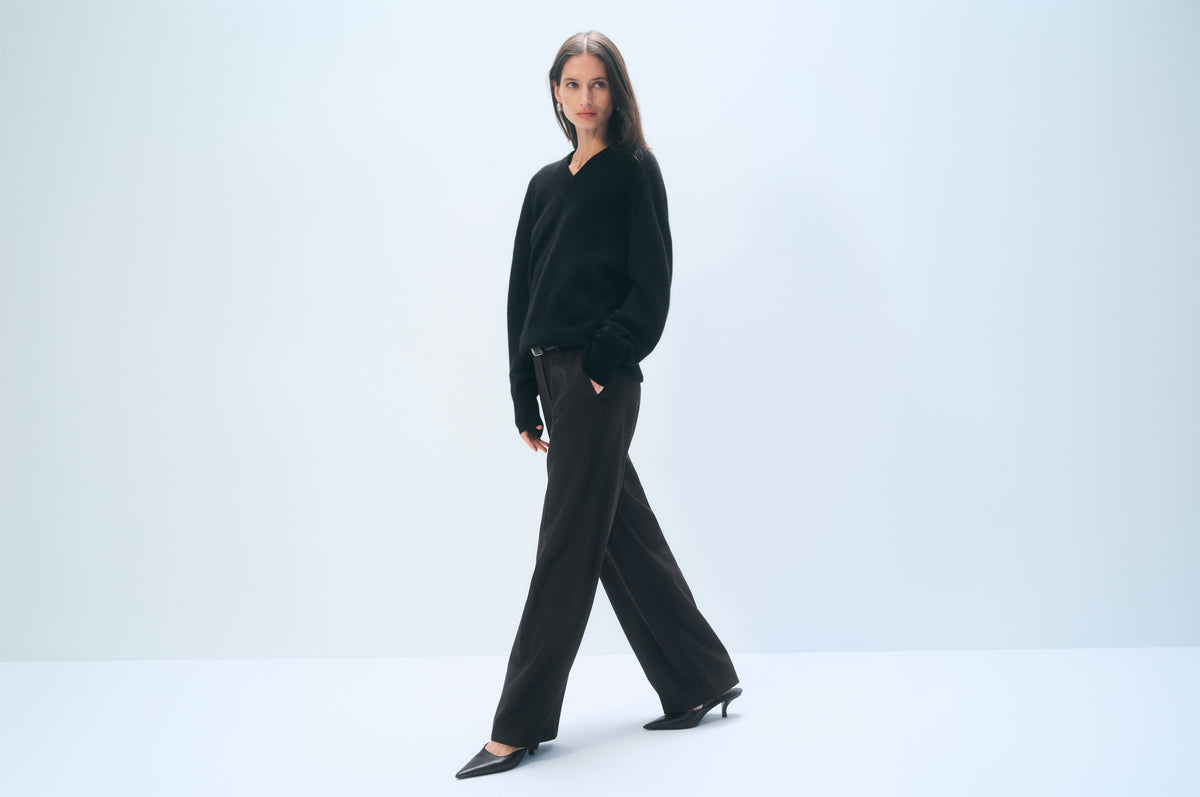 Cashmere Saddle Sleeve V Neck | Black