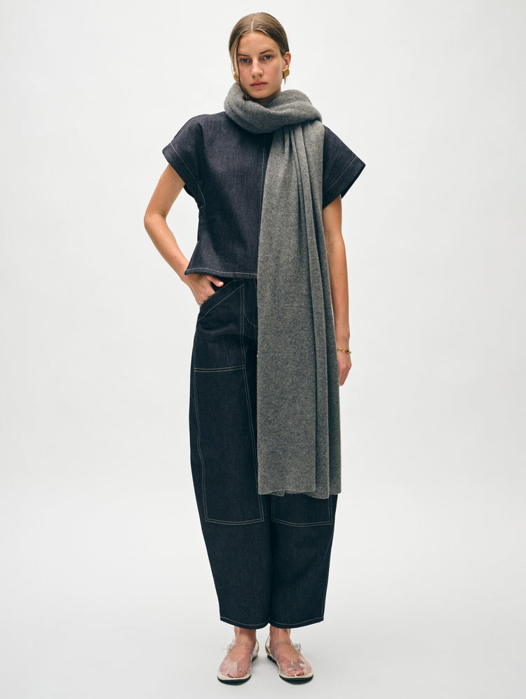 files/4547T_Cashmere-Travel-Wrap_Graphite-Heather_AD_02.jpg