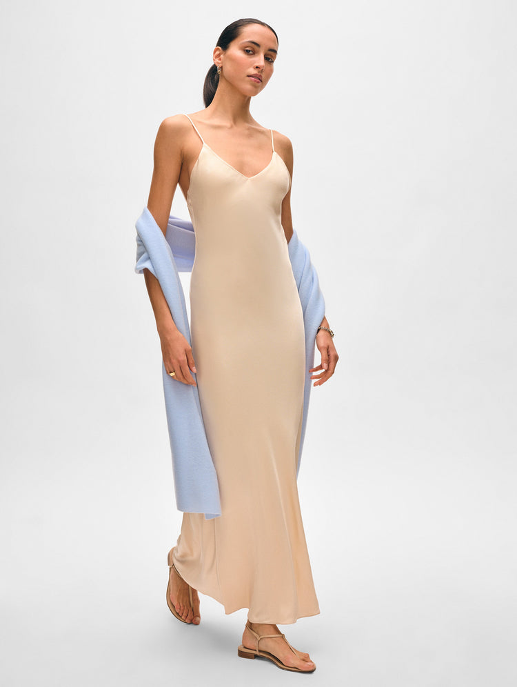 files/4547t_CashmereTravelWrap_PaleMist_GL_02.jpg