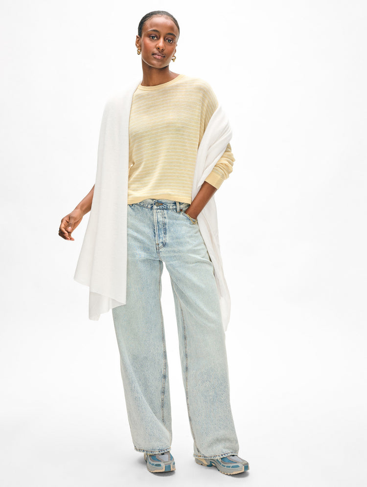 files/4547t_CashmereTravelWrap_SoftWhite_LK_01.jpg