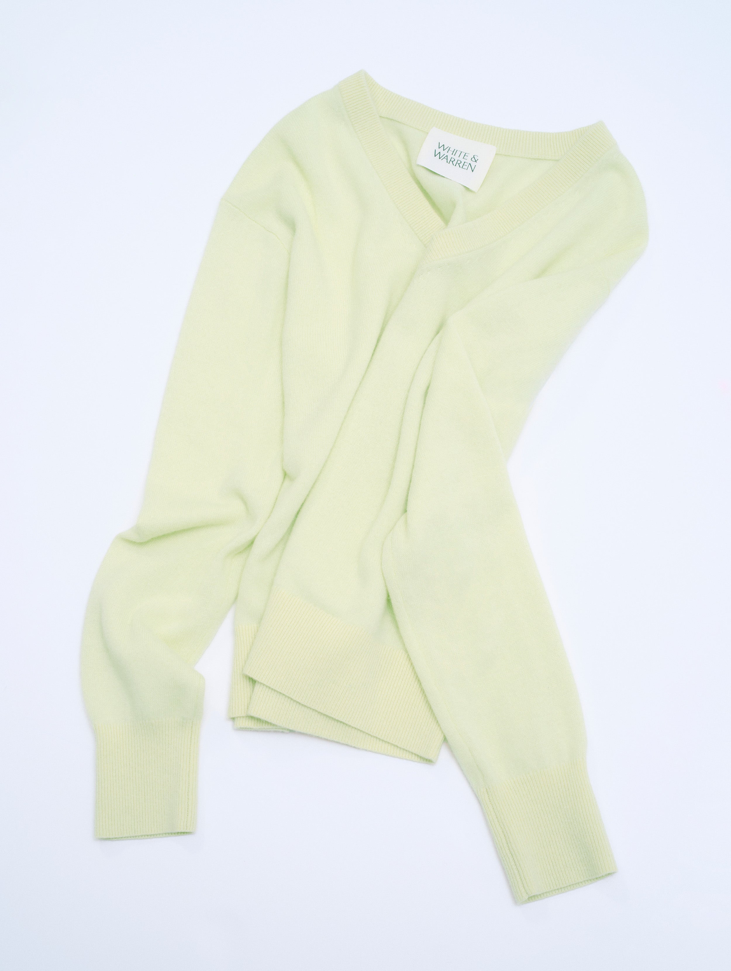 Cashmere V Neck | Pale Pistachio