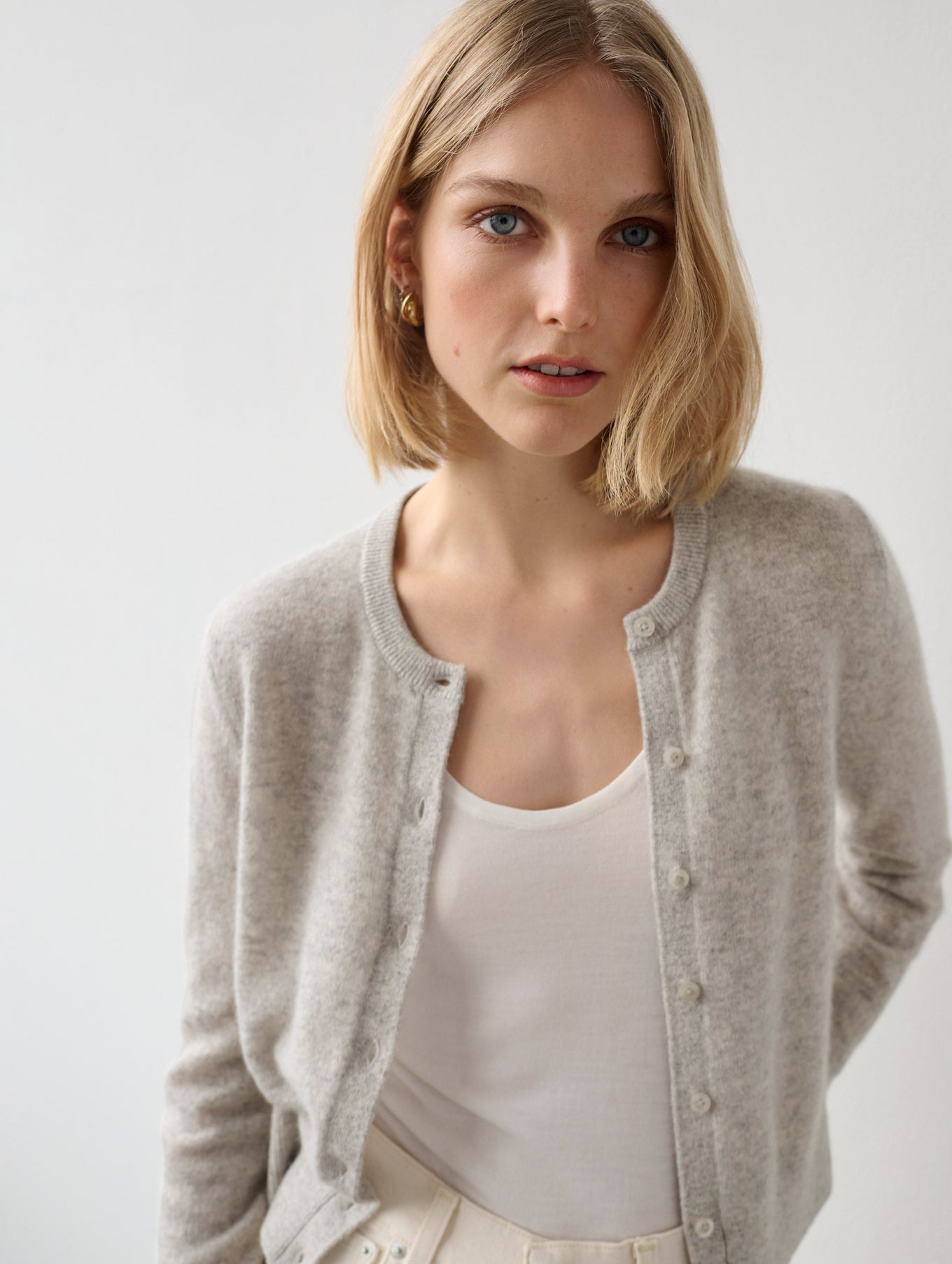 Essential Cashmere Crewneck Cardigan